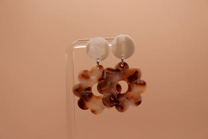 Cream Posts w/ Pink Acetate Flower